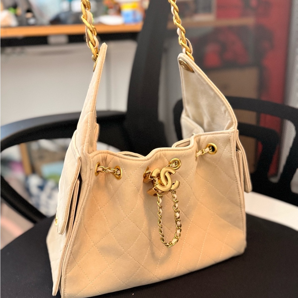 Elegant Beige Quilted Handbag